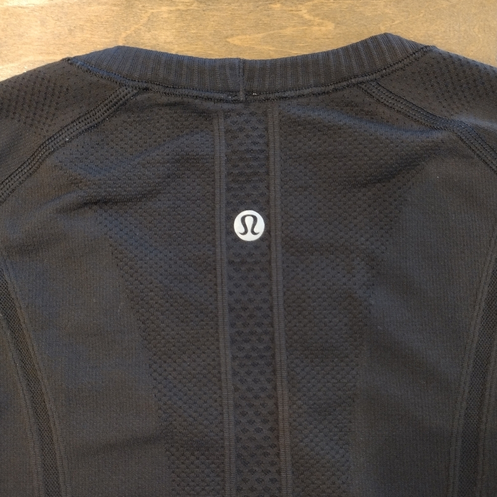 LULULEMON Women's Swiftly Tech long-sleeve black gray ombre top - 6 - Picture 11 of 14